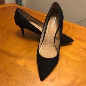 Old Navy Black Suede Pointed Heels - Size 8